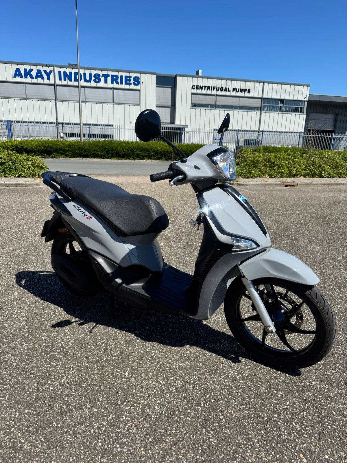 Piaggio Liberty S E5 brom met garantie, Fietsen en Brommers, Scooters | Piaggio, Ophalen, Overige modellen, Maximaal 45 km/u, Zo goed als nieuw
