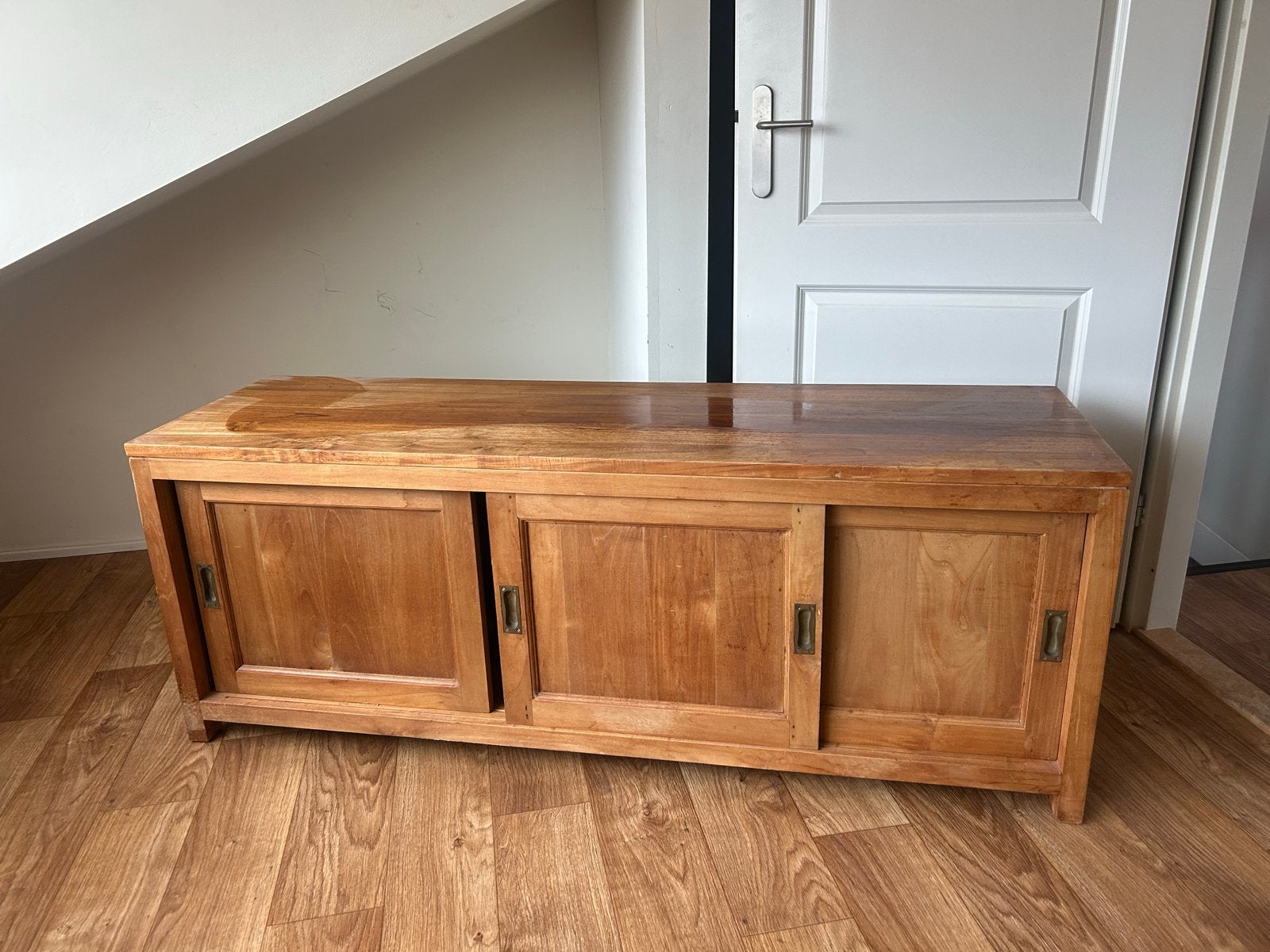 GRATIS! Houten kastje met schuifdeuren, Ophalen, Gebruikt