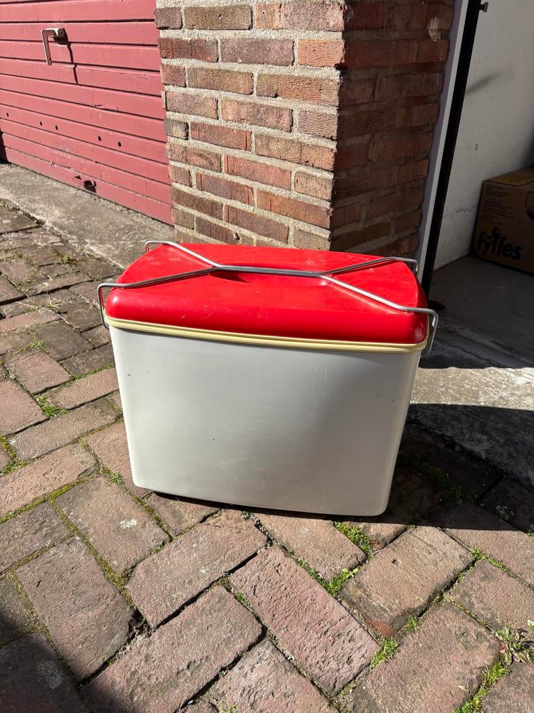 Koelbox rood/wit met handvat, Ophalen of Verzenden, Gebruikt, Koelbox, Koelelement