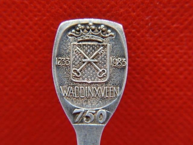Lepeltje: Waddinxveen, Verzenden