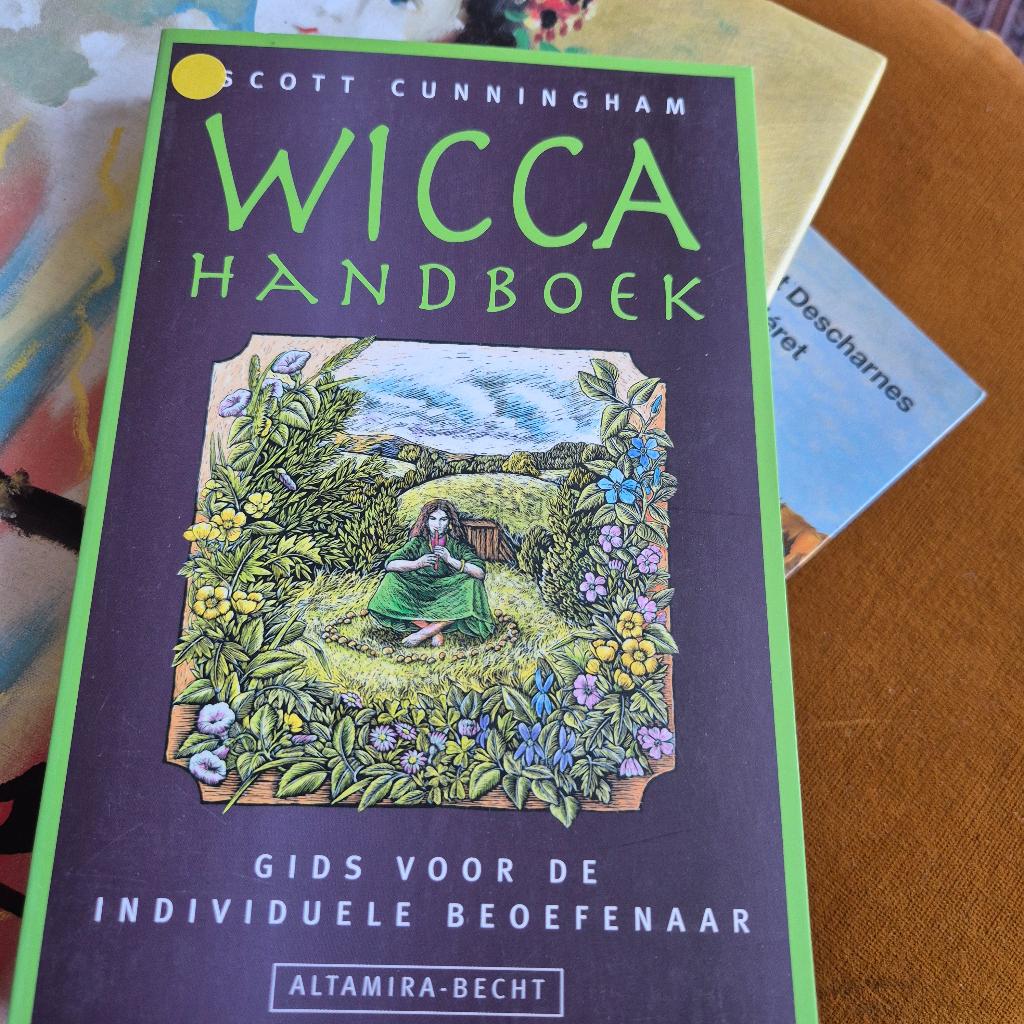 Wicca handboek - Scott Cunningham, Boeken, Ophalen of Verzenden, Zo goed als nieuw, Spiritualiteit algemeen, Achtergrond en Informatie