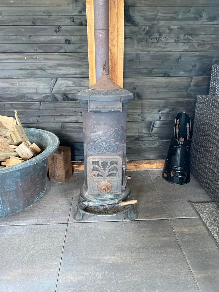 Retro Kolen/Houtkachel met deksel en pijpen, 90 cm hoog, Tuin en Terras, Tuinhaarden, Gebruikt, Ophalen of Verzenden