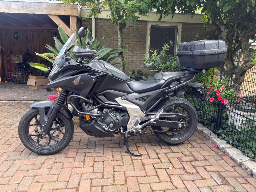 HONDA NC750X 2023. 16000 km zeer compleet, Motoren, 750 cc, 2 cilinders, Occasion, Motorrijbewijs A