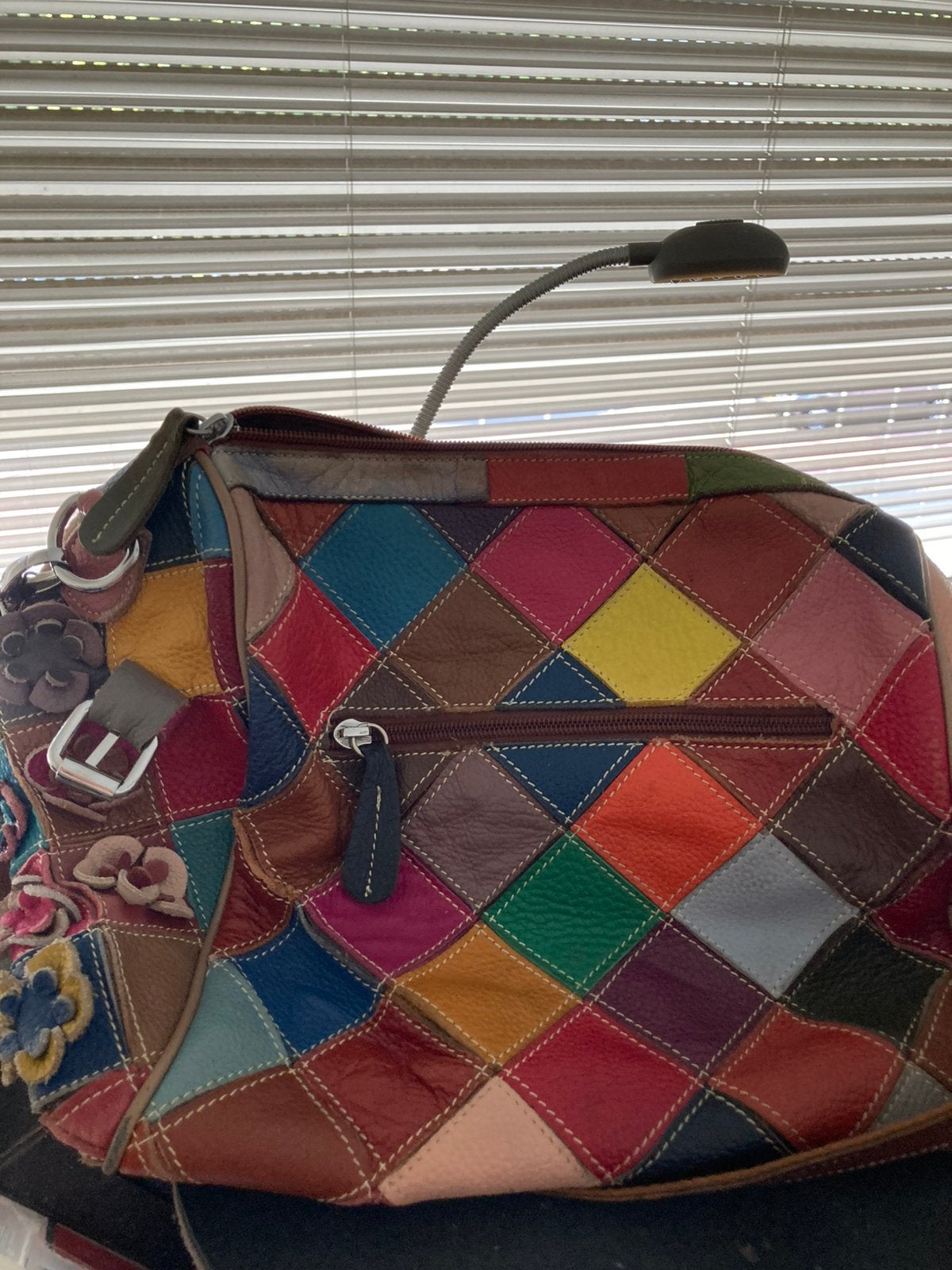 Echt leren tas met roosjes en vierkantjes h/br/d 29/27/16., Bruin, Minder dan 35 cm, Zo goed als nieuw, Minder dan 20 cm