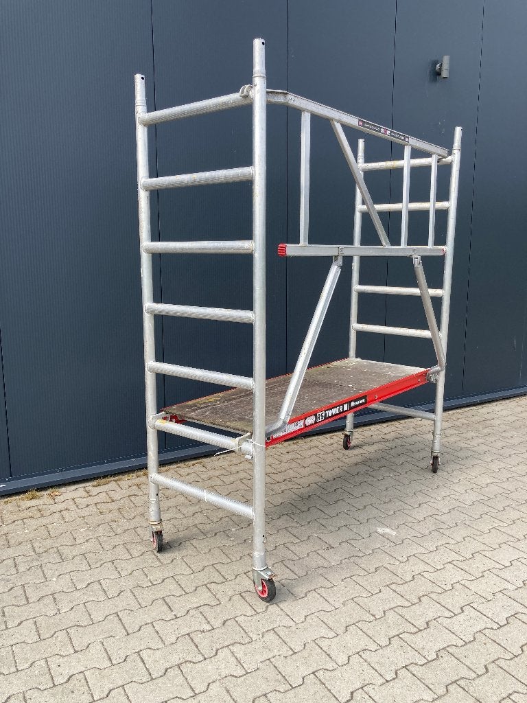 Altrex Kamersteiger met voorloopleuning, Doe-het-zelf en Verbouw, Steigers, Ophalen, Zo goed als nieuw, Rolsteiger of Kamersteiger