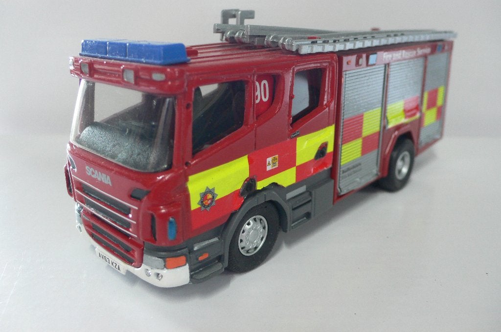 scania -bedfordshire brandweerauto-FIRE BRIGADE MODELS-1/50, Hobby en Vrije tijd, Modelauto's | 1:50, Verzenden, Zo goed als nieuw