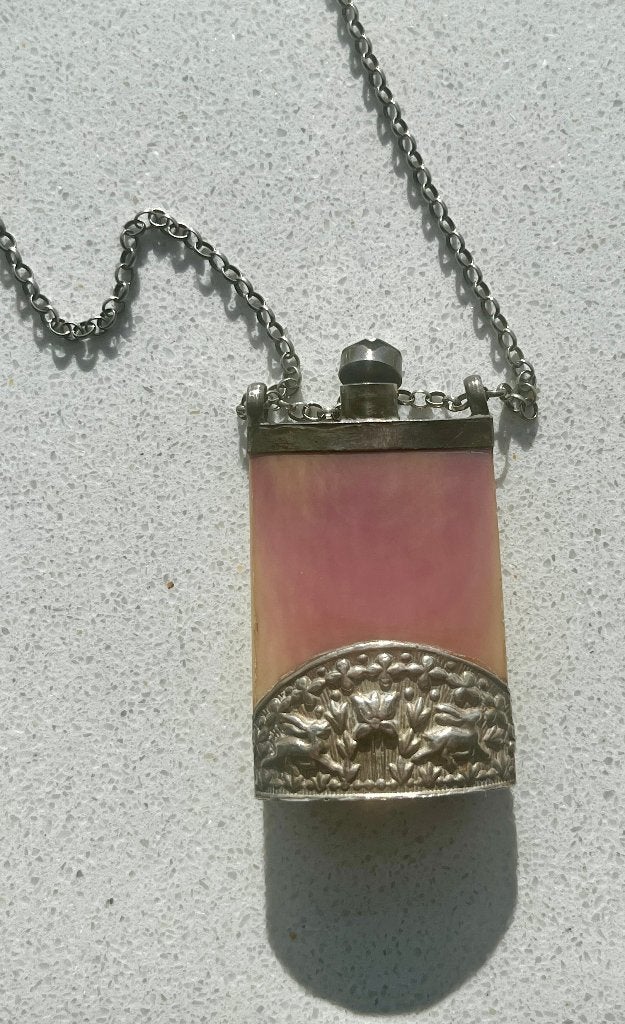 Antiek bijzonder geurflesje zilver en parelmoer/been, Ophalen, Zilver, Hanger, Verguld