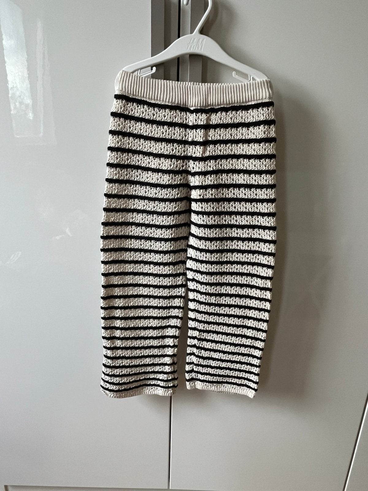 Zara gestreepte gehaakte broek maat 6-7 jaar (120 cm), Ophalen of Verzenden, Zo goed als nieuw, Meisje, Broek
