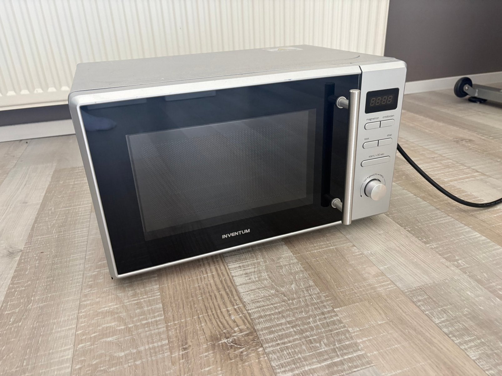 Inventum solo magnetron MN207S – 20L – werkt goed, Ophalen, Draaiplateau, Magnetron, Zo goed als nieuw