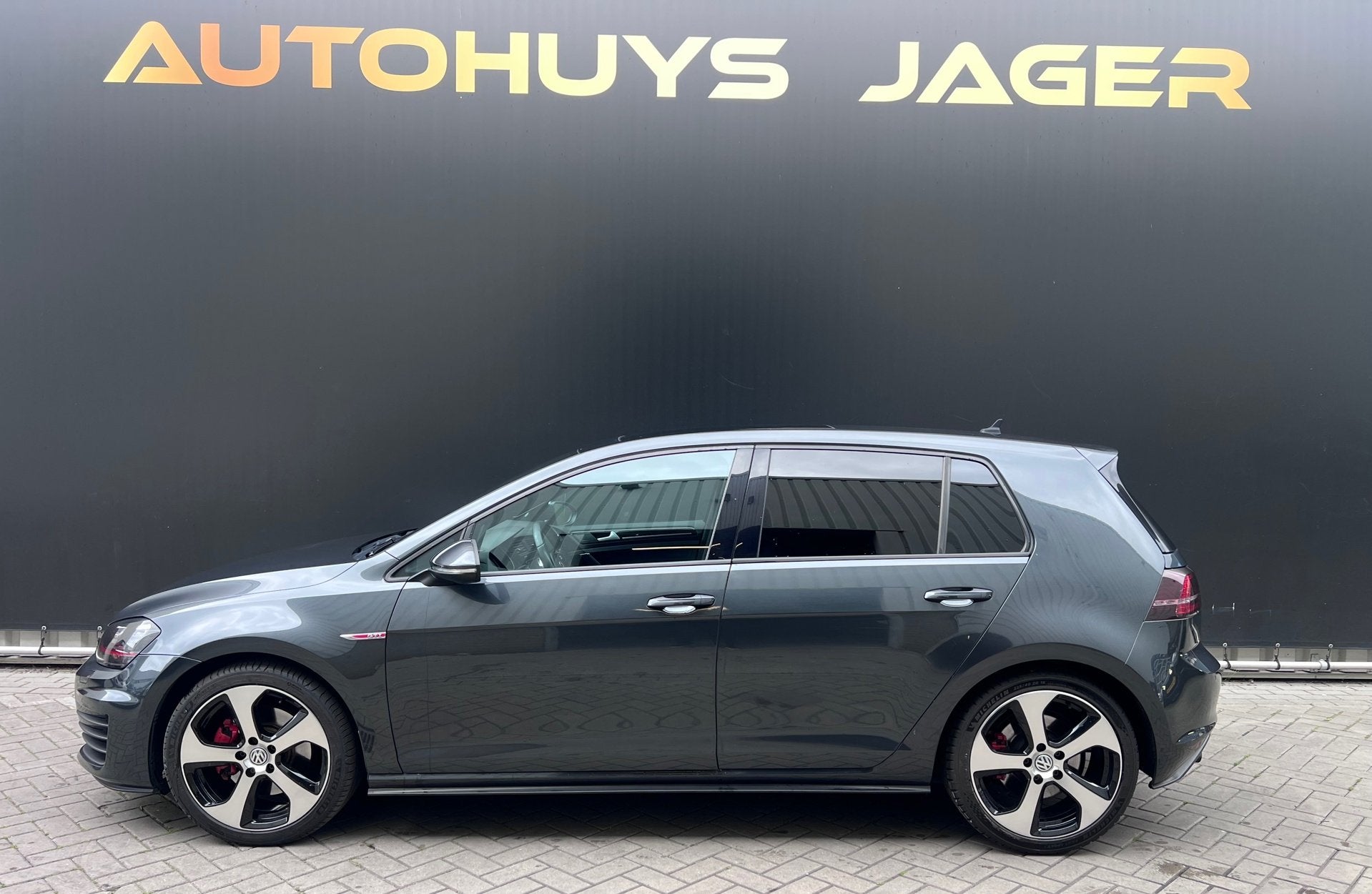 Volkswagen Golf 2.0 TSI GTI Pano Dynaudio Michelin, Auto's, Stof, Gebruikt, 1984 cc, Zwart
