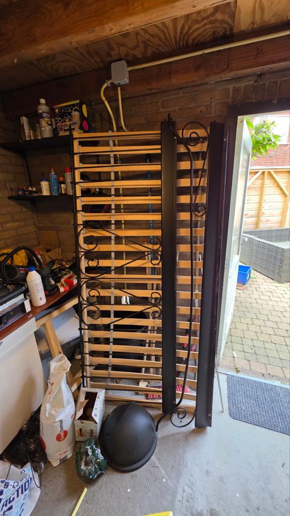 Gratis IKEA bedframe met lattenbodem, Huis en Inrichting, Ophalen, Gebruikt, 90 cm, Eenpersoons