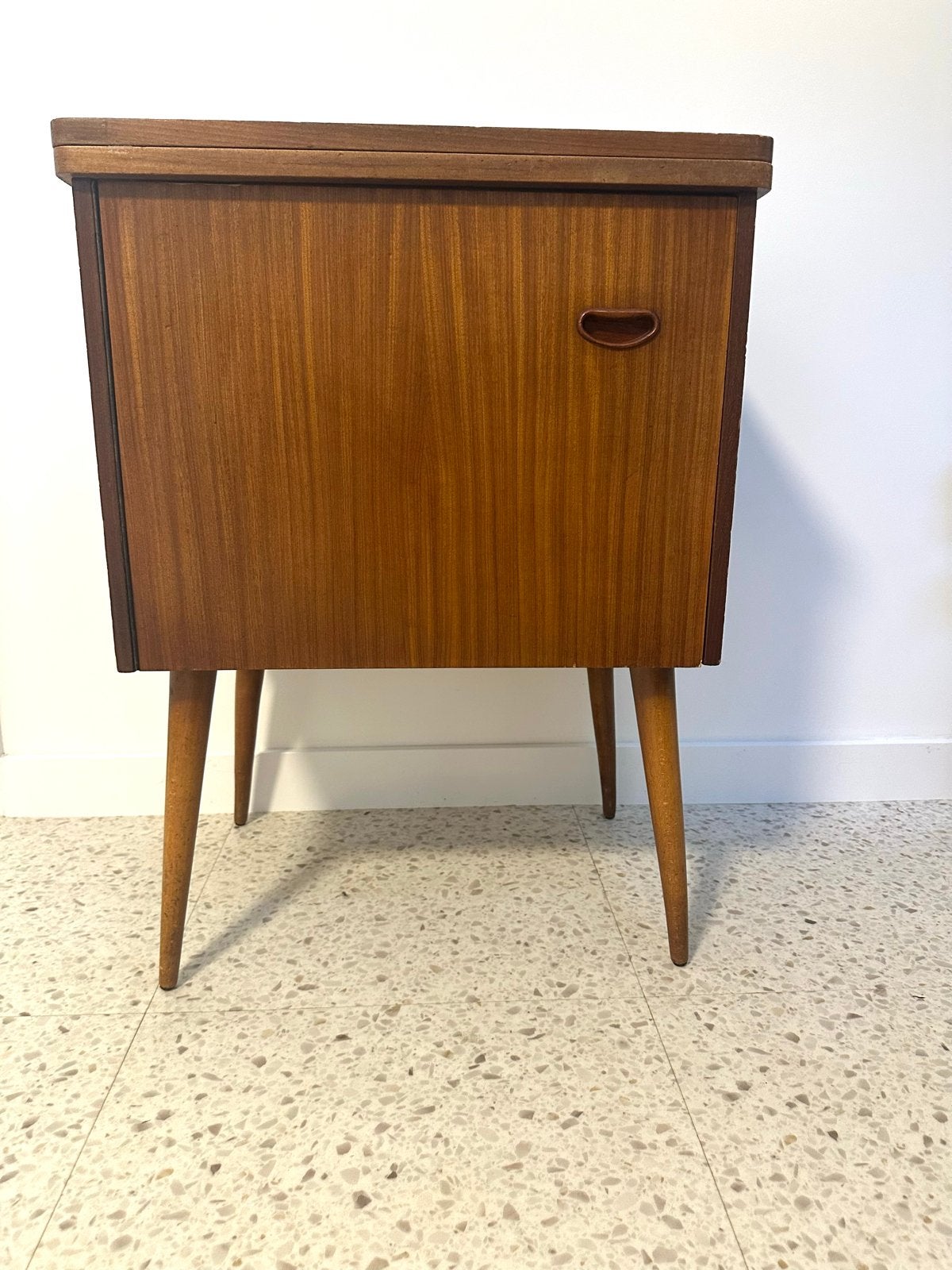 Vintage kastje jaren 60 met mooi greepje halkast naaikast, Ophalen, Gebruikt