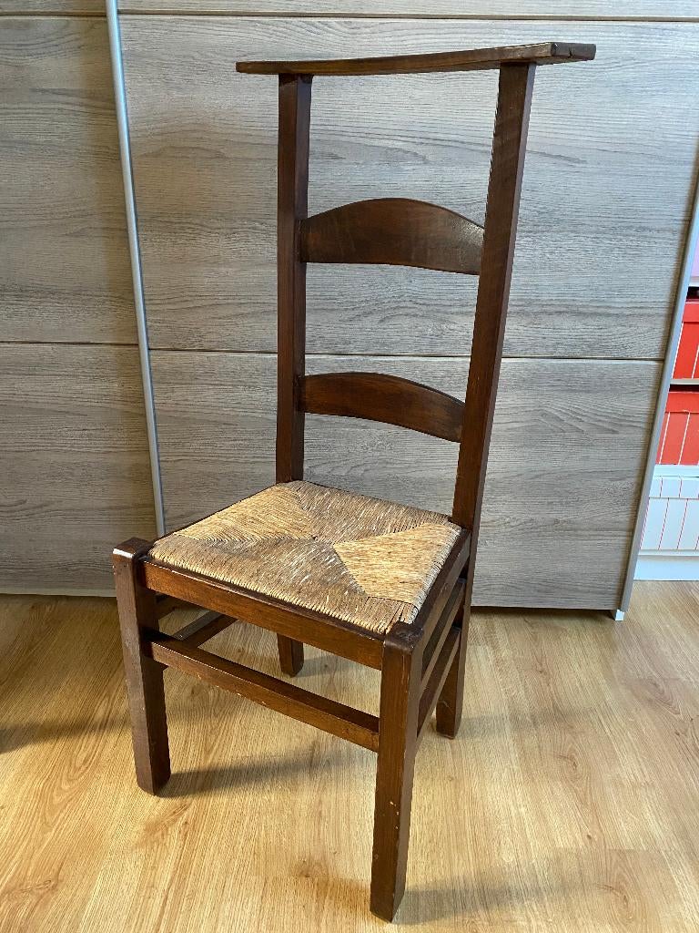 Oude houten bidstoel met rieten zitting, Huis en Inrichting, Stoelen, Ophalen, Gebruikt, Bruin, Hout