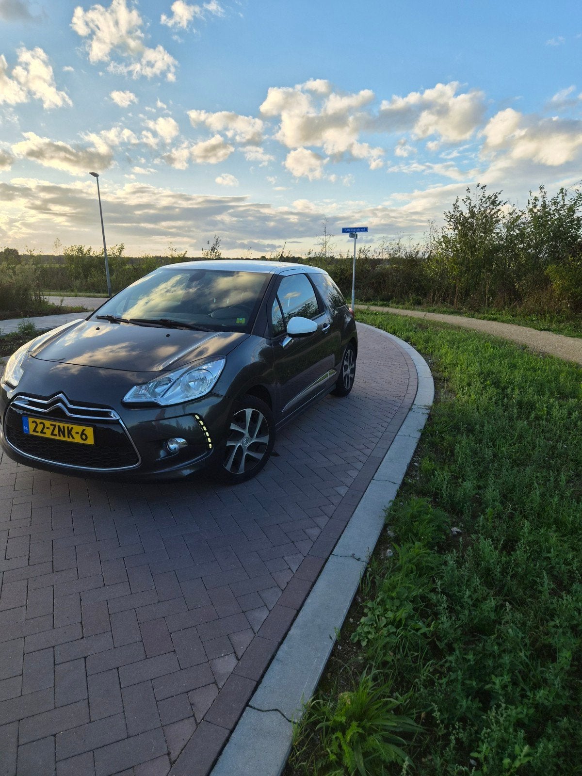Citroën DS3 1.2 VTI 2013 Grijs, Auto's, Euro 5, Leder en Stof, Origineel Nederlands, Handgeschakeld