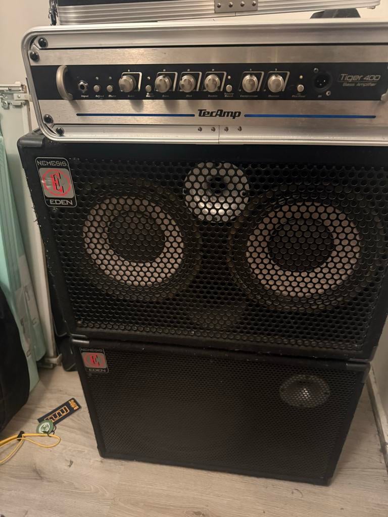 TecAmp Tiger 400 basversterker met Eden Nemesis speakers, Ophalen, Zo goed als nieuw, Basgitaar, 100 watt of meer