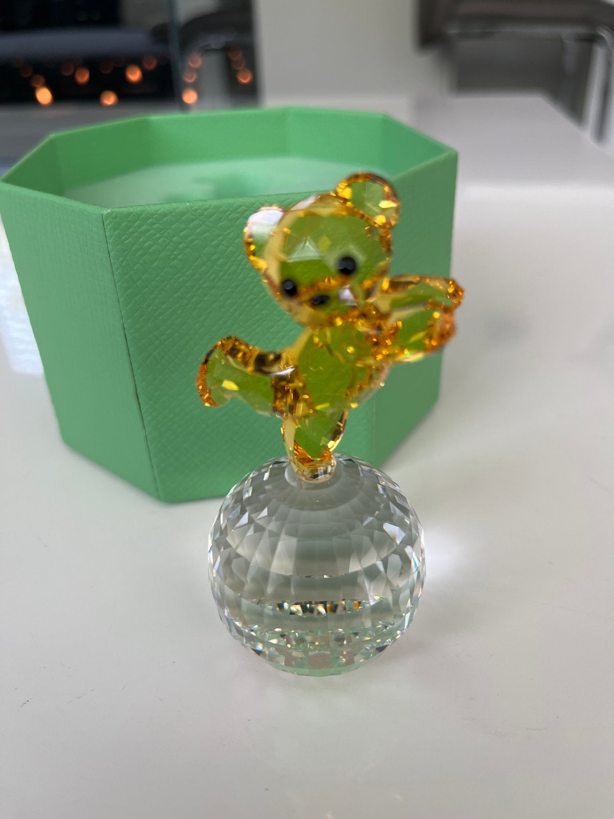 Swarovski kristallen beer op bal - decoratief figuurtje, Verzenden, Zo goed als nieuw, Figuurtje