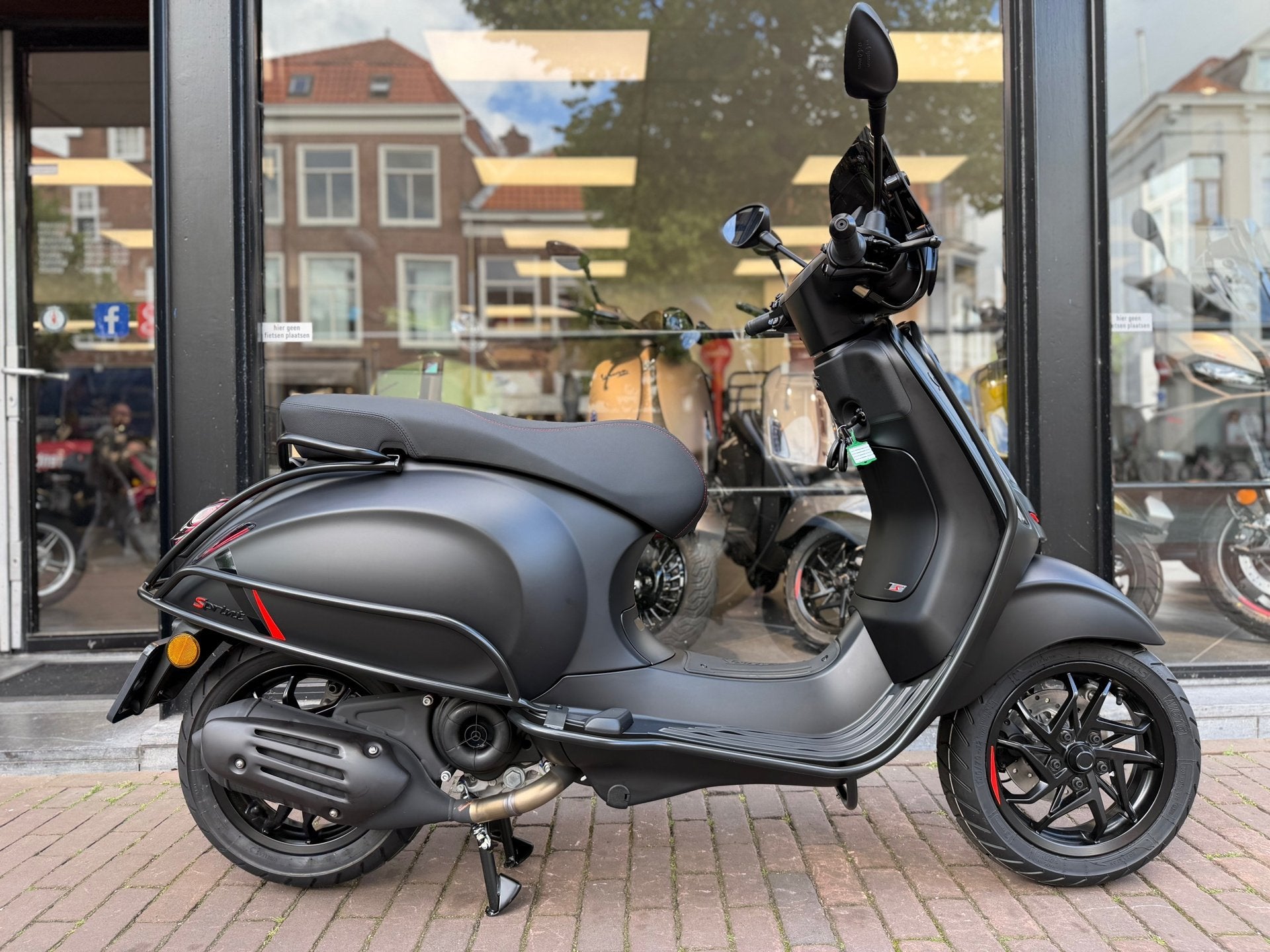 VESPA SPRINT MY 2026 25KM 45KM EURO5+ | 4 JAAR FABRIEKSGARAN, Gedempte oude gracht 112
2011GW  Haarlem, NL, Gebruikt, Overige modellen