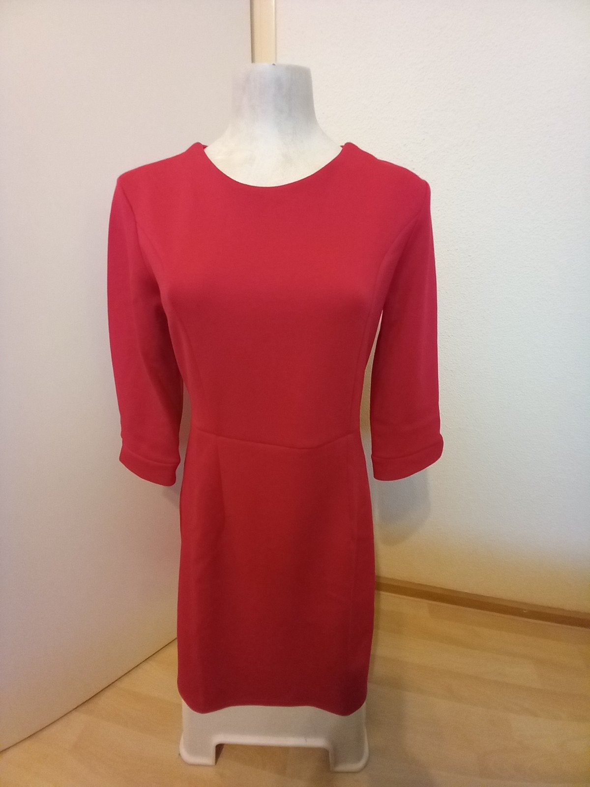 Rode ontwerpers  jurk maat 38, ronde hals, zonder tierelant, Kleding | Dames, Maat 38/40 (M), Ophalen of Verzenden, Zo goed als nieuw