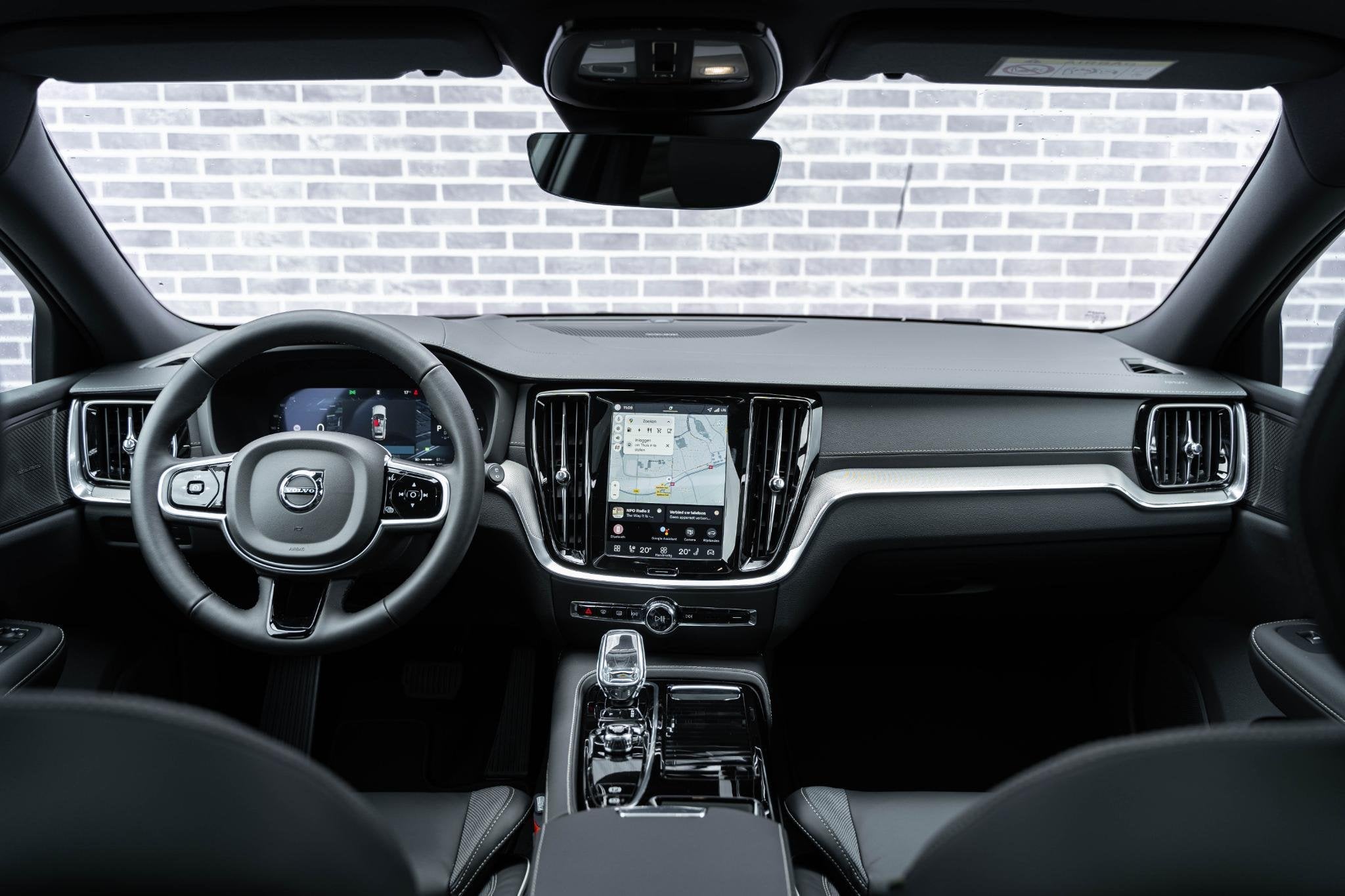 Volvo V60 T6 Plug-in hybrid AWD Ultra Dark | Sportstoelen |, Auto's, Volvo, Automaat, 12 maanden, Stof, Euro 6