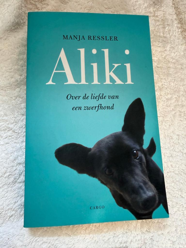 Aliki: Over de liefde van een zwerfhond - Manja Ressler, Boeken, Dieren en Huisdieren, Ophalen of Verzenden, Nieuw, Honden