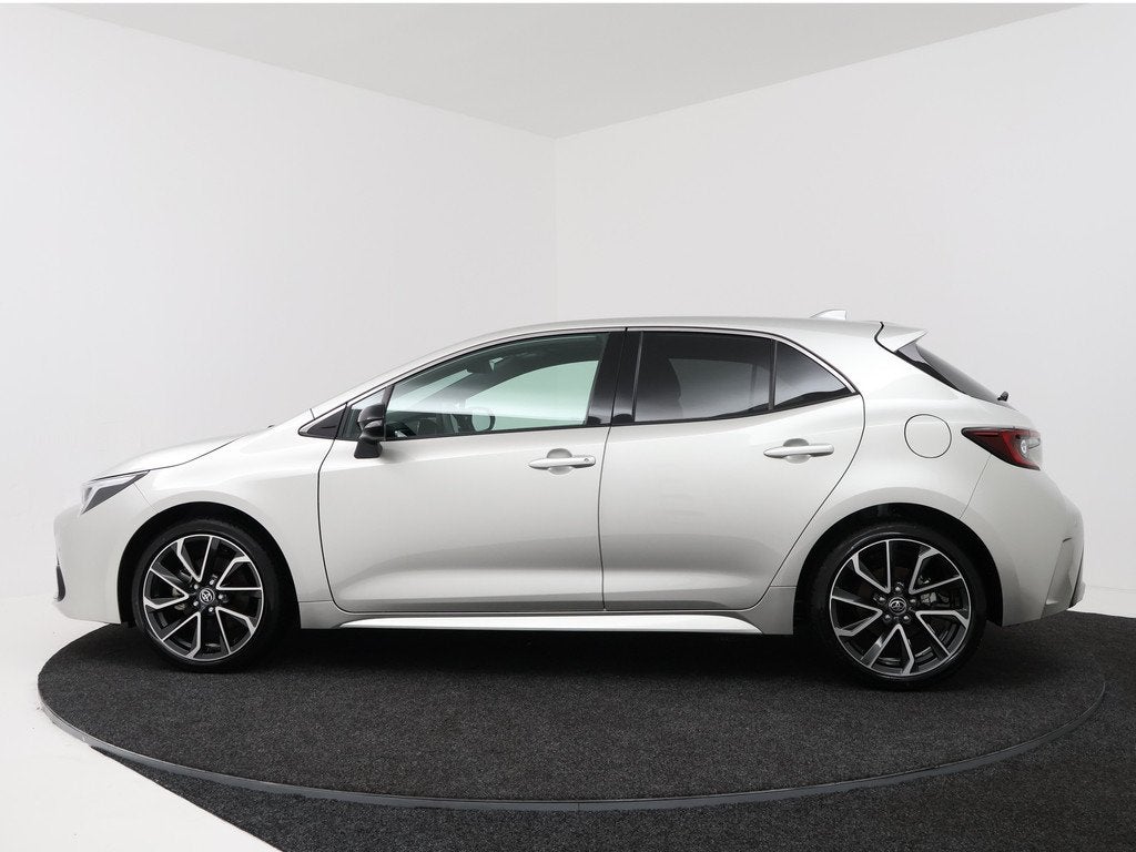 Toyota Corolla Hybrid 180 Executive | Navigatie | JBL | PDC, 12 maanden, Zwart, 4 cilinders, 179 pk