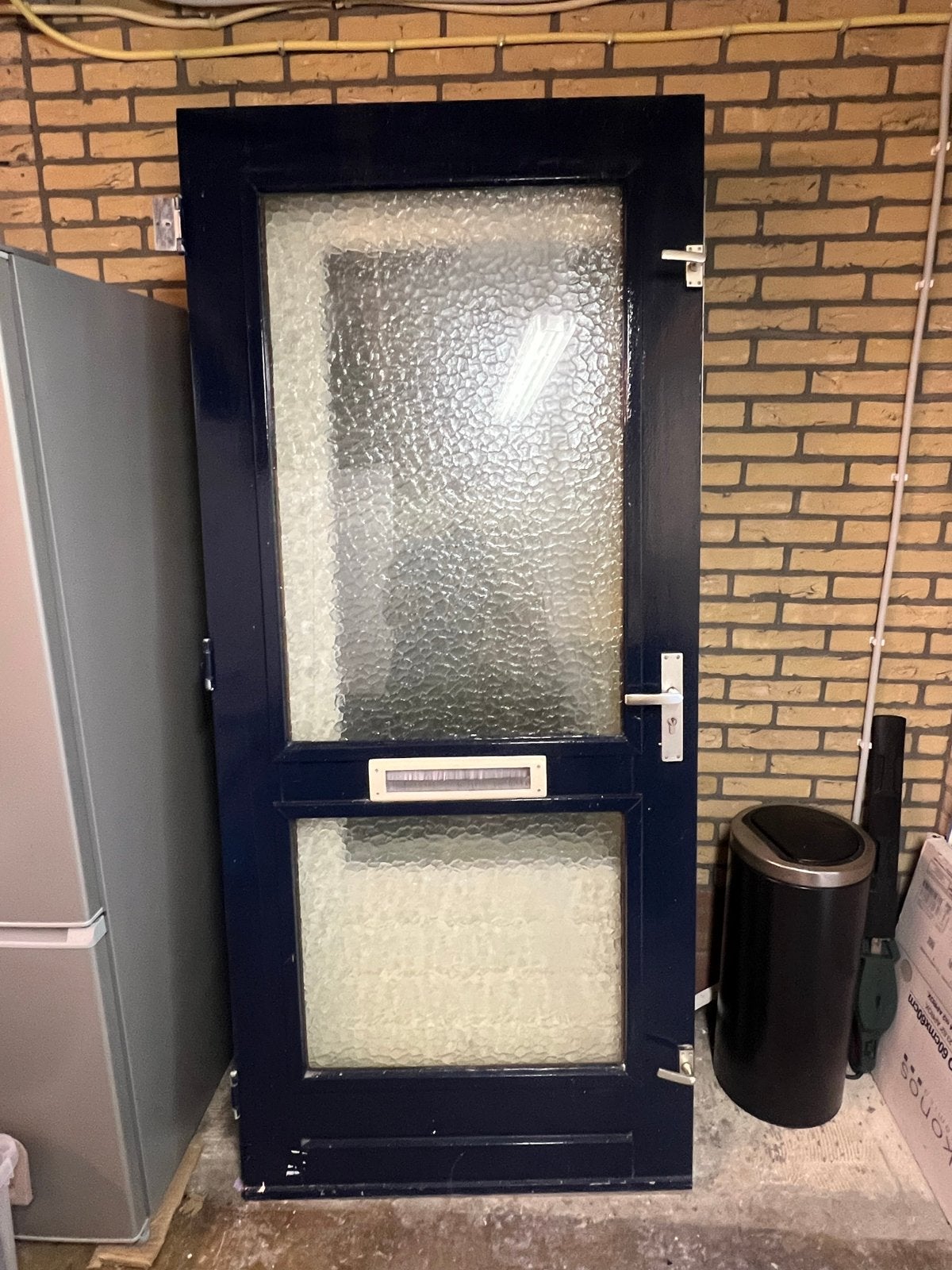 Gratis af te halen: Buitendeur en kozijn met glas, Ophalen, Gebruikt, 80 tot 100 cm, Buitendeur
