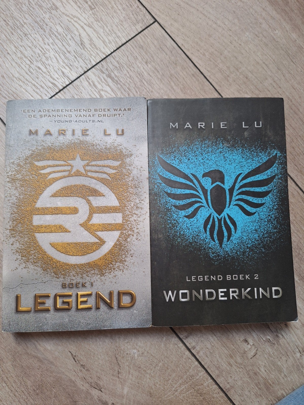 Marie Lu - Legend - deel 1+2, Boeken, Ophalen of Verzenden, Zo goed als nieuw, Marie Lu