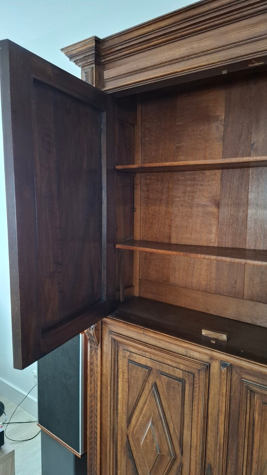 Foto 11 van Slanke Ondiepe Belgische Eiken Boeken/Servies Kast