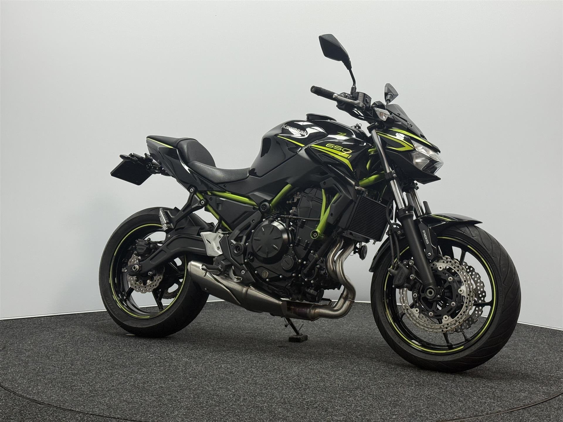 Kawasaki Z650 ABS, Motoren, 649 cc, Bedrijf, Handgeschakeld, Naked bike