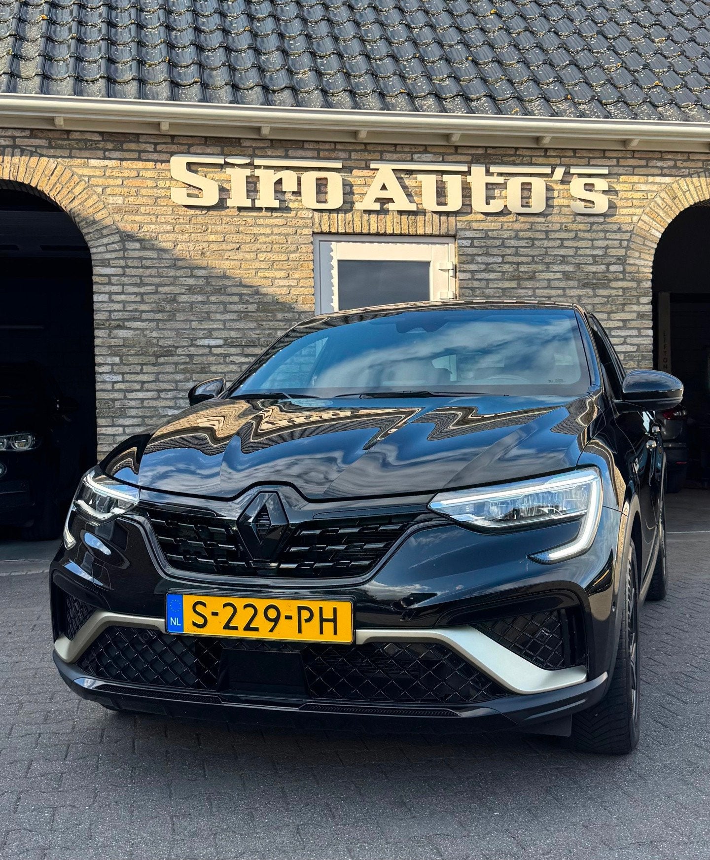 Renault Arkana 1.6 E-Tech hybrid Bj 2023 Van eerste eigenaar, Gebruikt, Euro 6, 4 cilinders, Origineel Nederlands