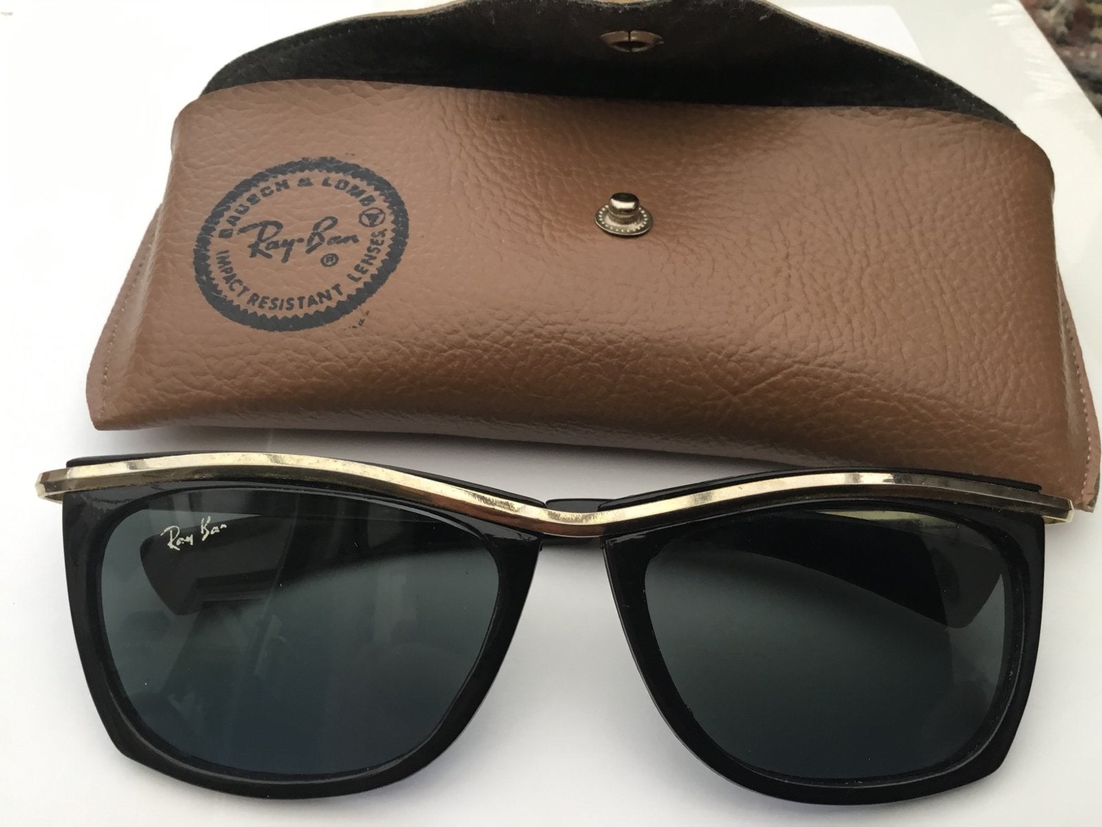 Vintage Ray-Ban Zonnebril met Originele Hoes, Zonnebril, Zwart, Ophalen of Verzenden, Zo goed als nieuw