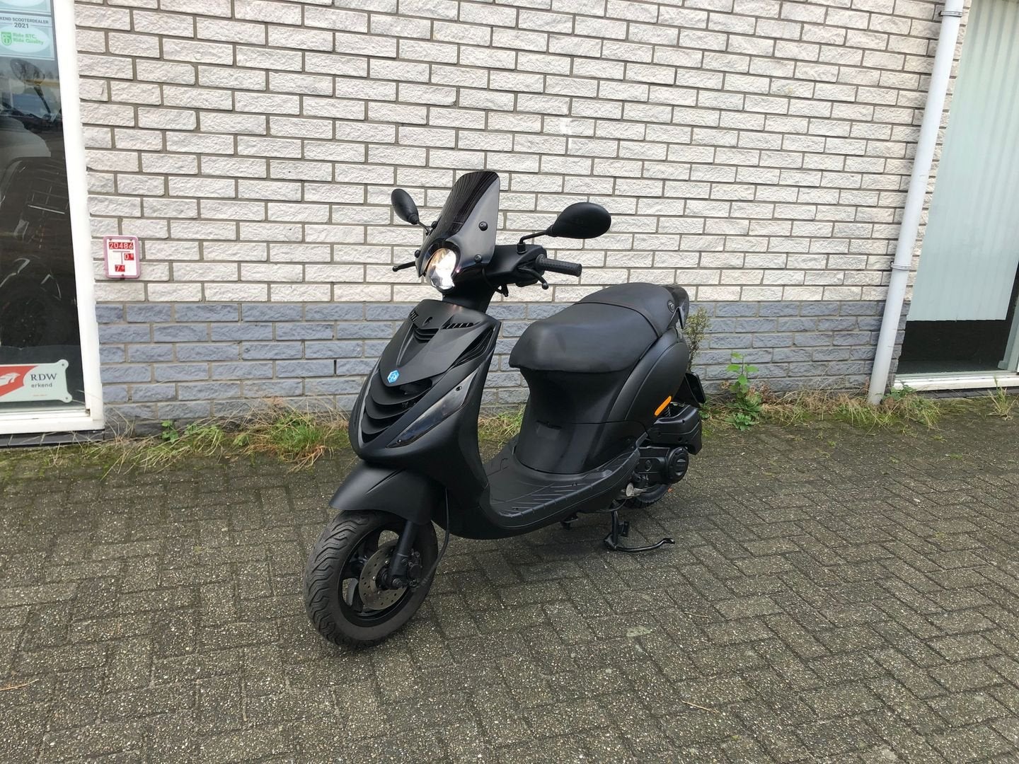 MOOIE JONGE PIAGGIO ZIP SP 45KM MAT ZWART BJ2022 6000KM, PIAGGIO, Onbekend, Onbekend, Piaggio