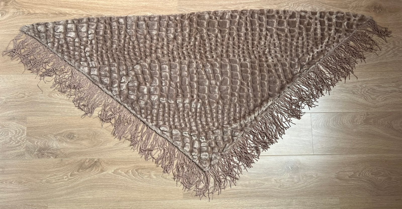 Dames sjaal omslagdoek/omslagsjaal bruin met franjes, Ophalen of Verzenden, Gedragen, Sjaal