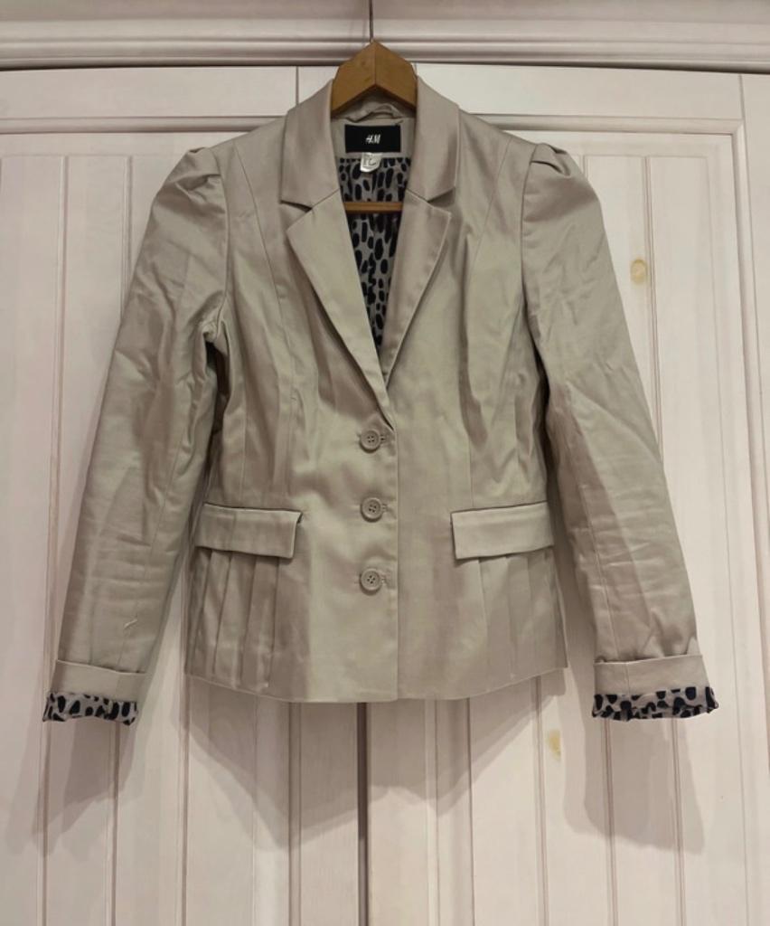 Taupe blazer met leopard details maat S, H&M, Beige, Ophalen of Verzenden, Zo goed als nieuw