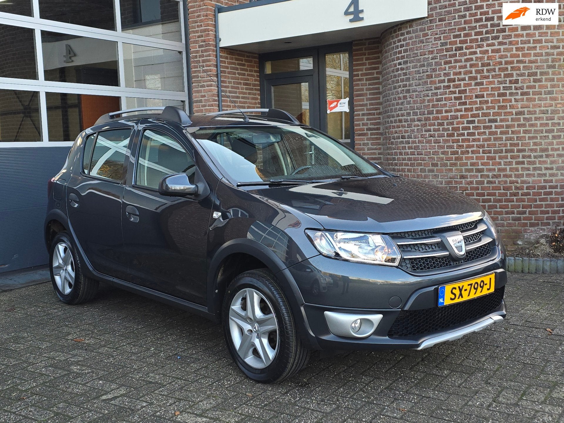 Dacia Sandero 0.9 TCe Easy-R Stepway Lauréate Automaat |Apk, Auto's, Dacia, 898 cc, Navigatiesysteem, Euro 6, Bedrijf