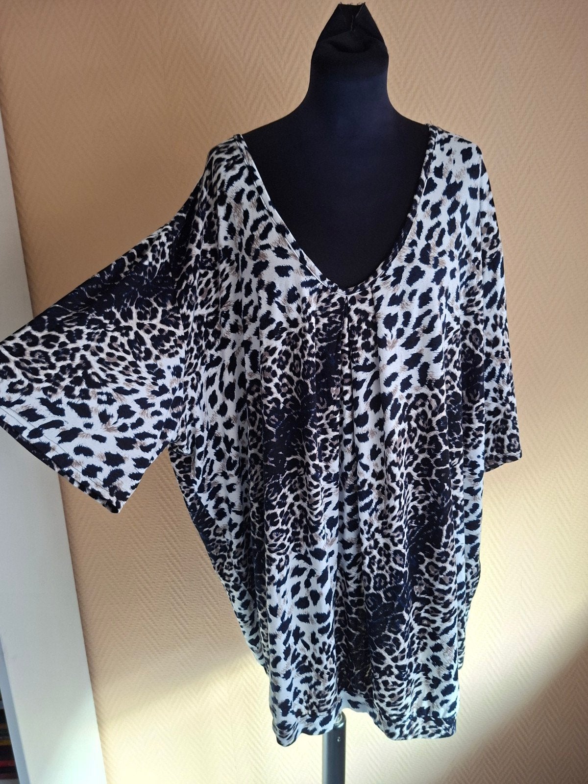 Magna Panterprint Shirtje - Maat 56/58, Meerkleurig, Maat 46/48 (XL) of groter, Ophalen of Verzenden, Korte mouw
