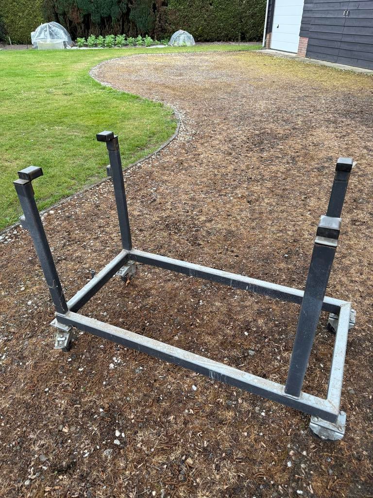 Metalen verrijdbaar onderstel - Werktafel/Buitenkeuken frame, Ophalen, Gebruikt