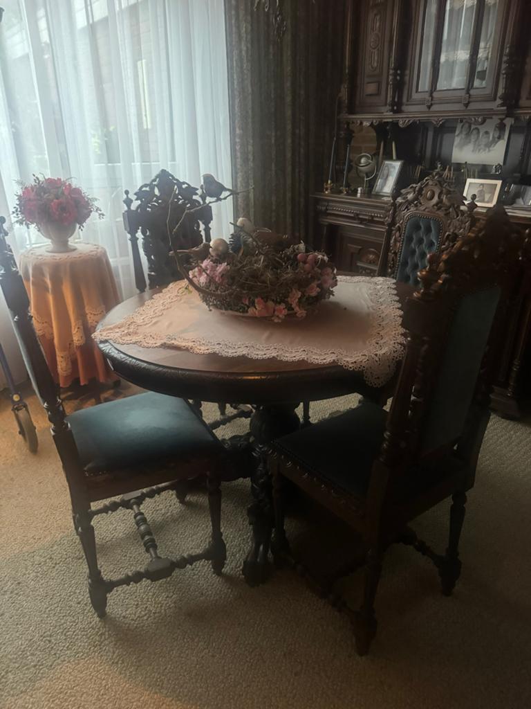 Antieke eethoek: uitschuifbare tafel met 4 stoelen, Antiek en Kunst, Ophalen