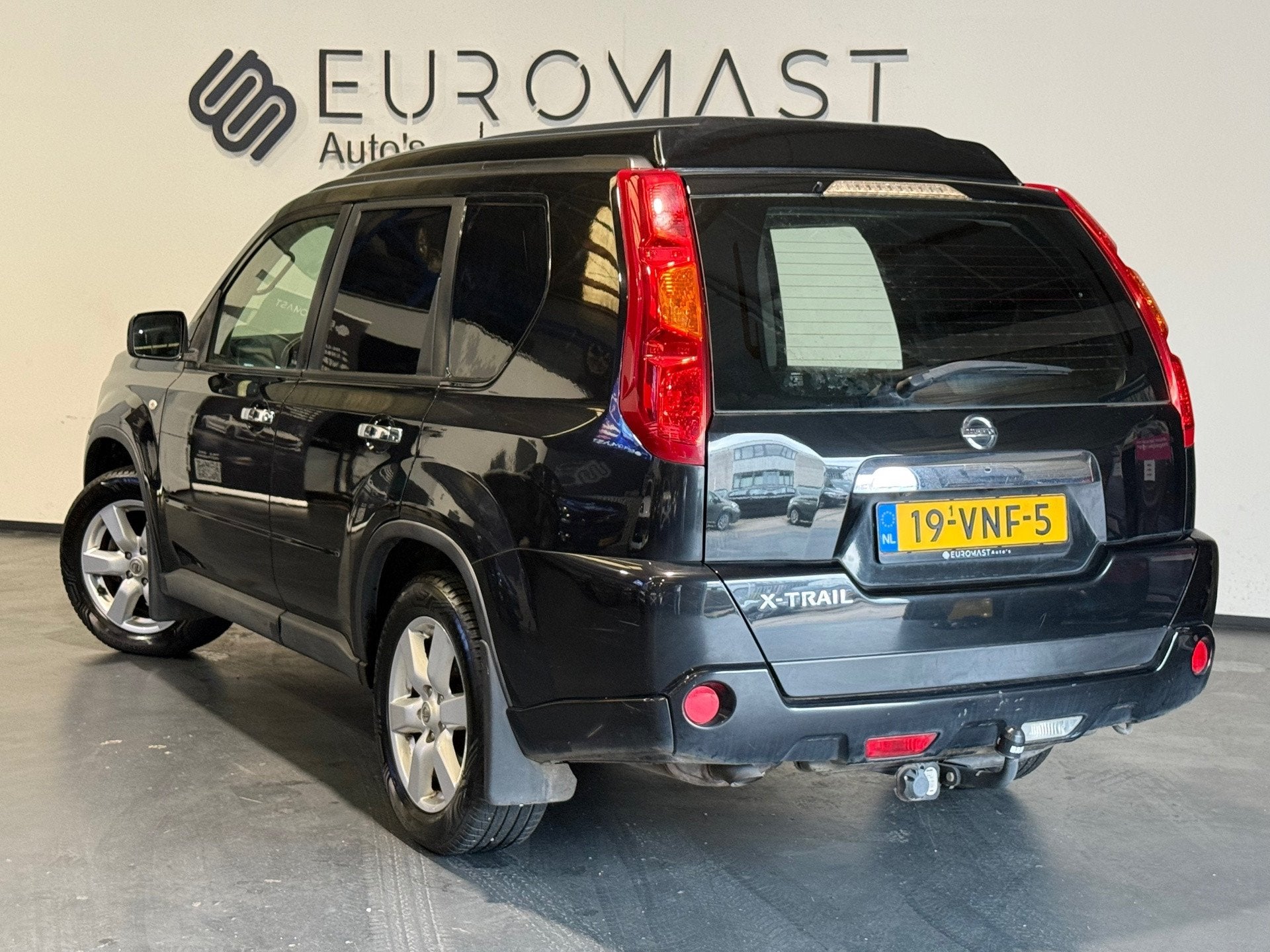 Nissan X-Trail 2.0 dCi SE Automaat Navi Airco Trekhaak Grijs, Auto's, Automaat, 4 cilinders, 150 pk, Zwart