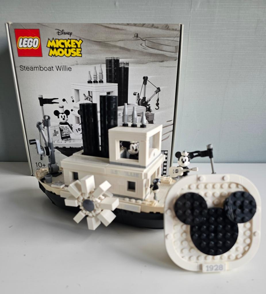 LEGO Disney Mickey Mouse Steamboat Willie 21317, Ophalen, Lego, Zo goed als nieuw, Disney