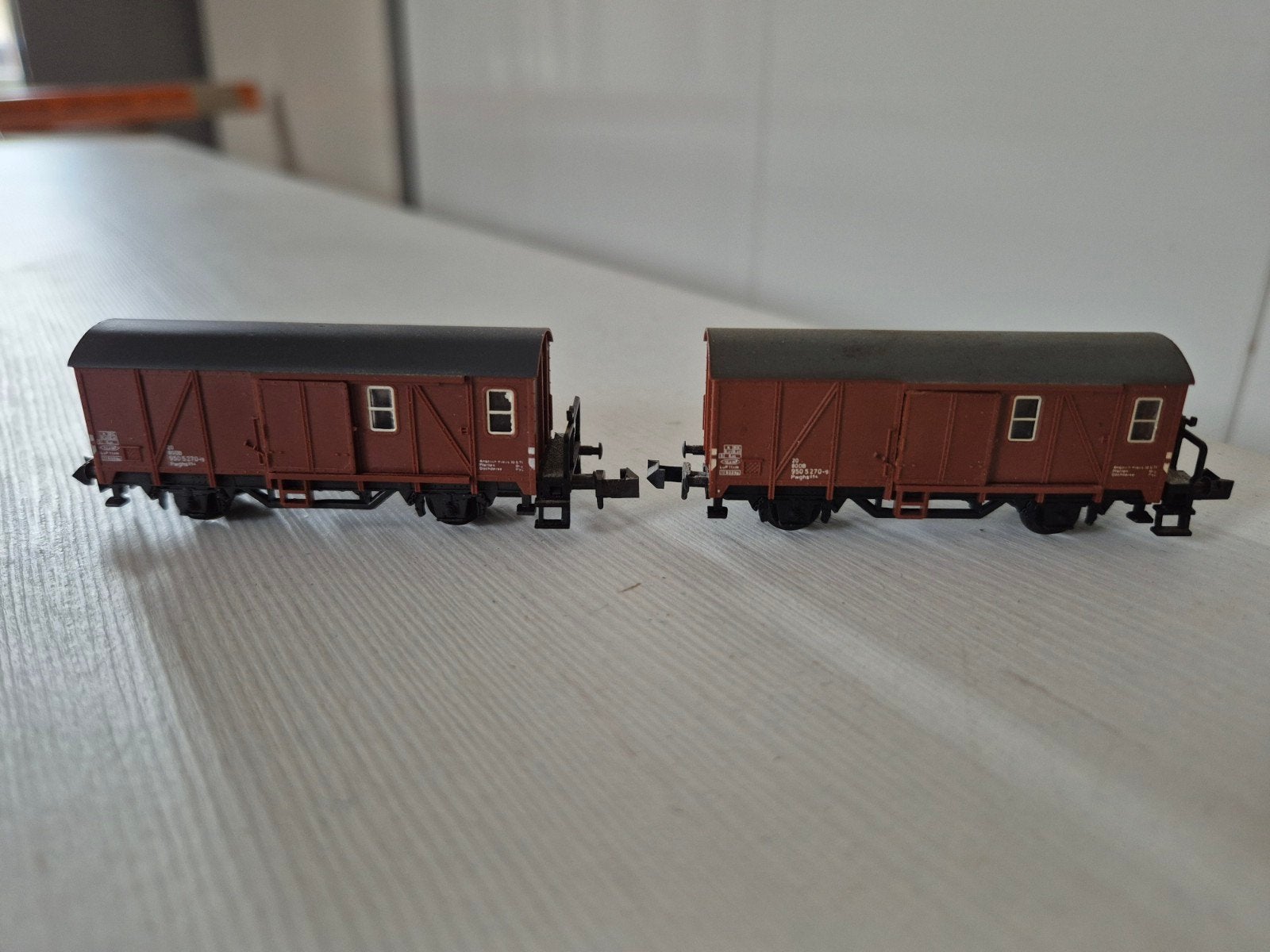 4 Nette Minitrix begeleidingwagons 3501, Gebruikt, Gelijkstroom, Trix, Wagon