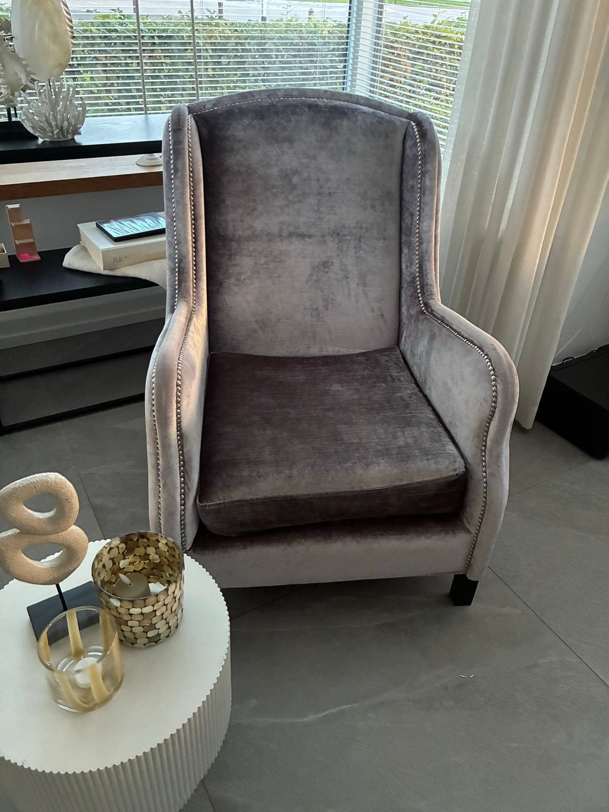 Luxe fluwelen fauteuil - Grijs, Huis en Inrichting, 75 tot 100 cm, Ophalen of Verzenden, Zo goed als nieuw, Stof