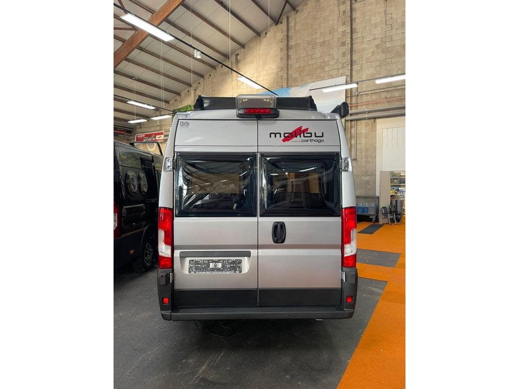 Malibu First Class Two Room 640 LERB met hefdak, Automaat, Buscamper of Camperbus, Ringverwarming, Malibu