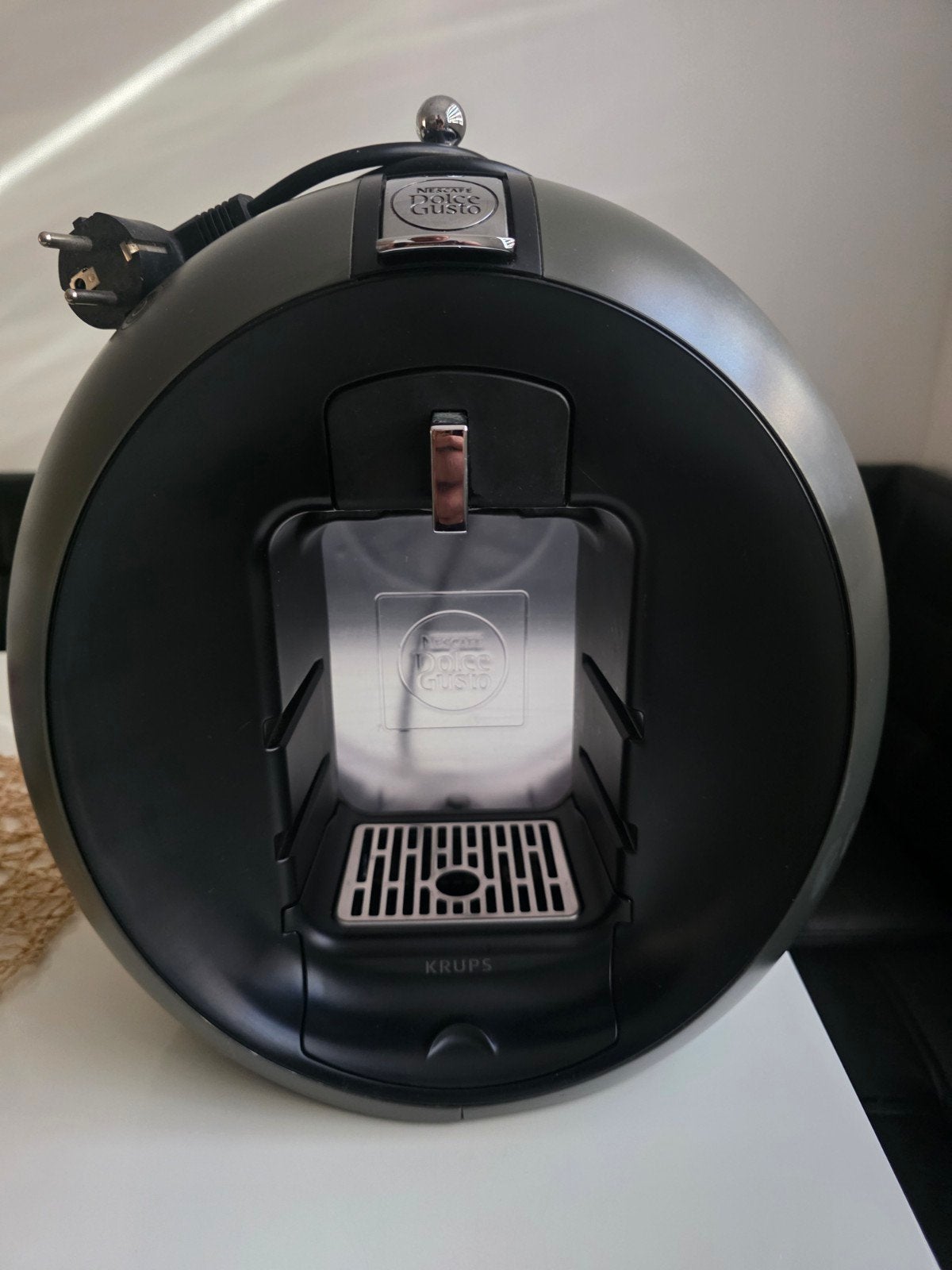 Nescafé Dolce Gusto Circolo koffiemachine, Witgoed en Apparatuur, Koffiezetapparaten, Ophalen, Zo goed als nieuw