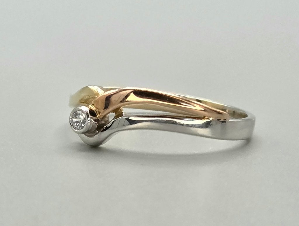 Vintage design tri-color ring met zirkonia. 2026/569, ., Nieuw, Ophalen of Verzenden, Dame