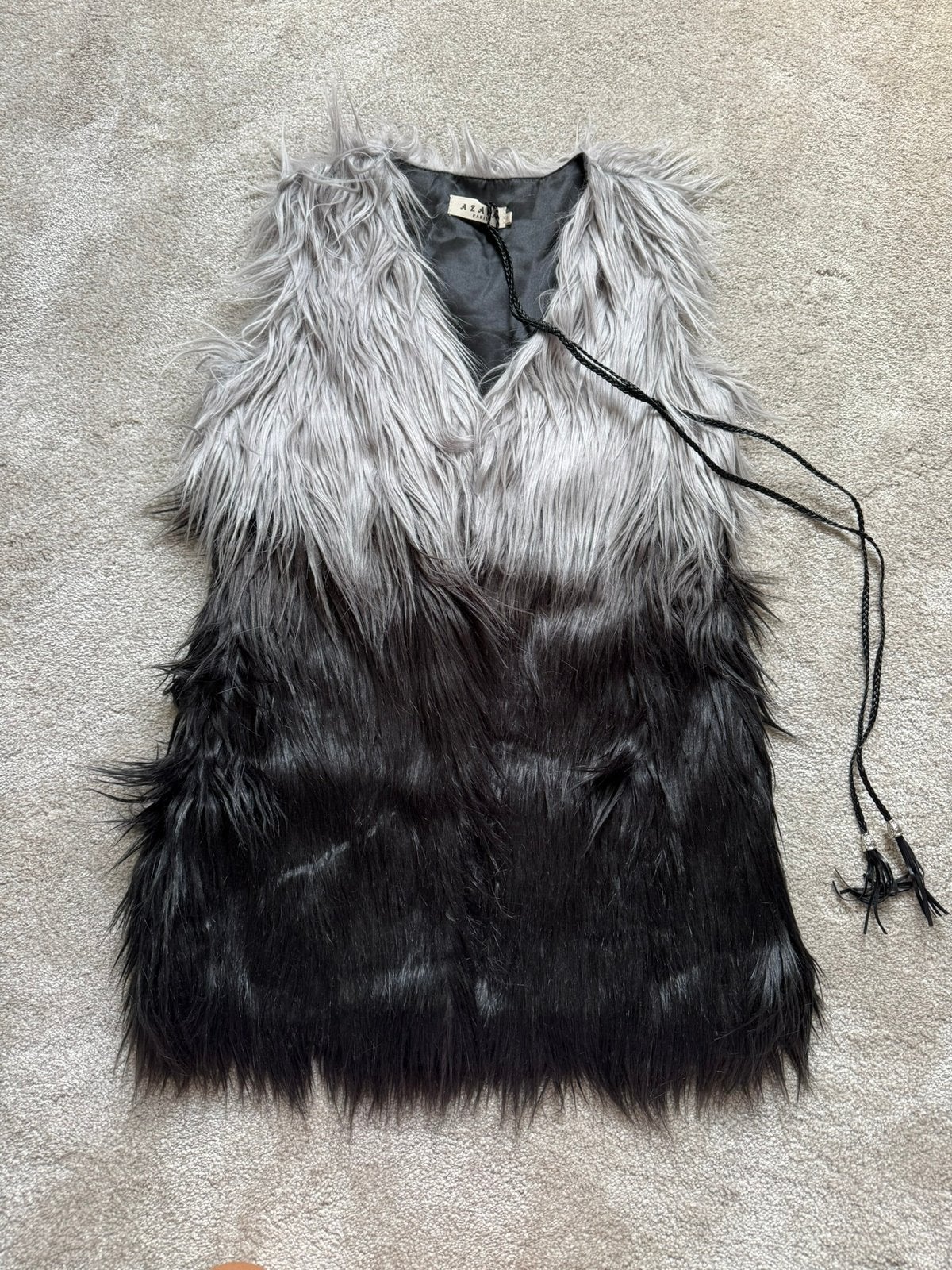 Zwart met grijze bont bodywarmer maat S fake fur, Kleding | Dames, Ophalen of Verzenden, Zo goed als nieuw, Maat 36 (S), Zwart