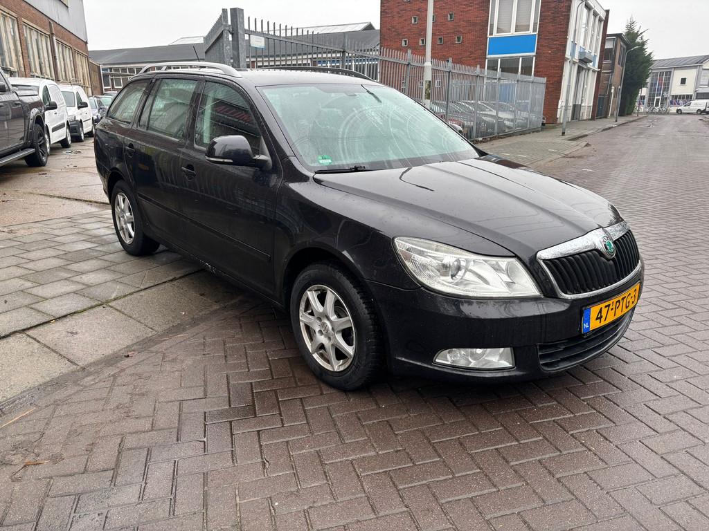 Skoda Octavia Combi 1.2 TSI Elegance Nieuwe APK, Voorwielaandrijving, Euro 5, Stof, Gebruikt