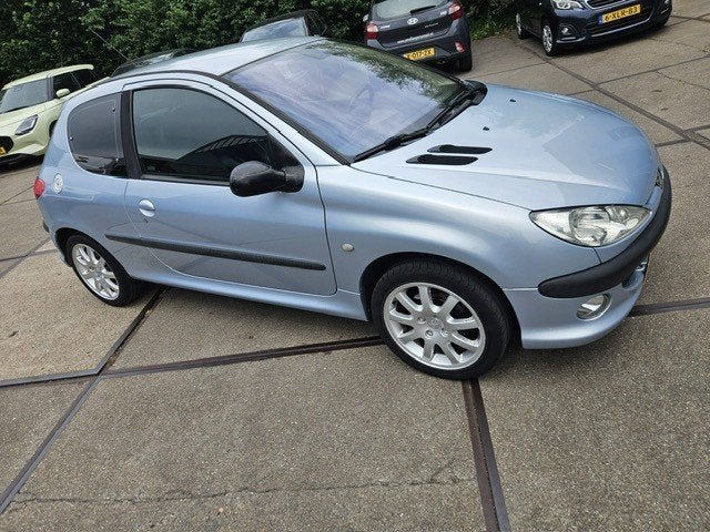 Peugeot 206 2.0 GTI 16V, Auto's, Peugeot, 1025 kg, 136 pk, 40 €/maand, Zwart