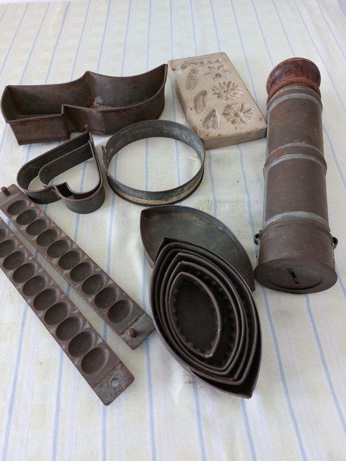 Antiek bakkerijgereedschap, Ophalen