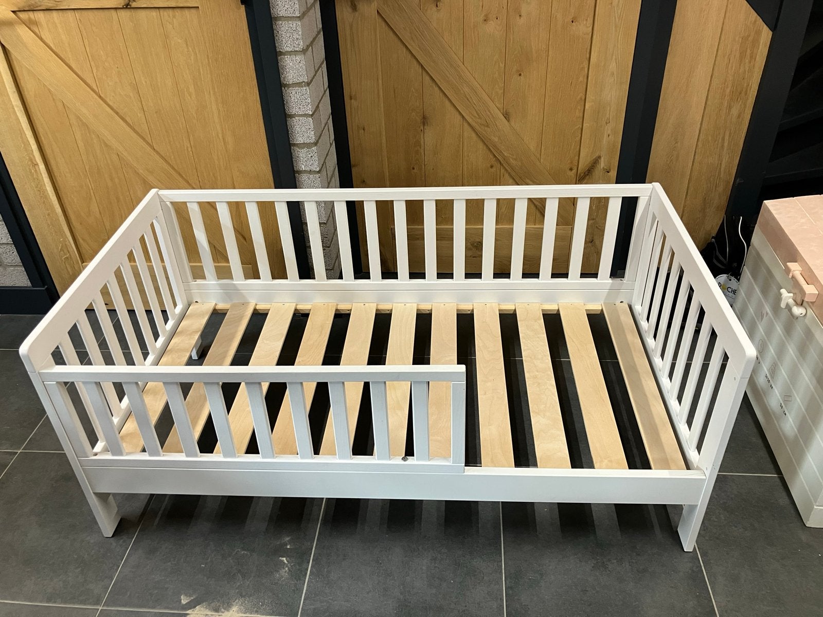 Wit kinderbed petit amelie met lattenbodem en matras, Gebruikt, 70 tot 85 cm, 140 tot 160 cm, Ophalen